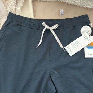 Vuori Mens Performance Jogger ink heather